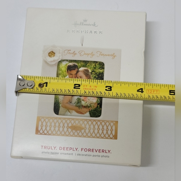 Hallmark Keepsake 2019 Christmas Photo Holder Ornament - Picture 9 of 9